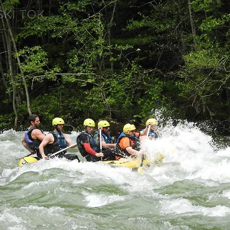 Mali Brlog デルニツェ